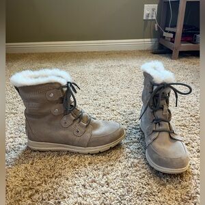 Sorel Women’s  Explorer Joan Boots size 9